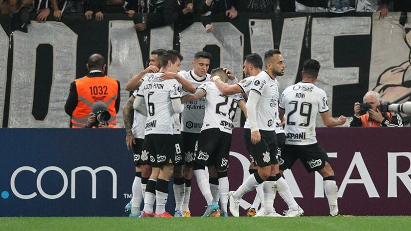 Pela rodada final da fase de grupos da Libertadores, o Corinthians empatou com o Always Ready por 1 a 1, na Neo Química Arena, com gols de Adson e Borja. Veja as notas dos jogadores do Timão e os pontos positivos e negativos do time boliviano.