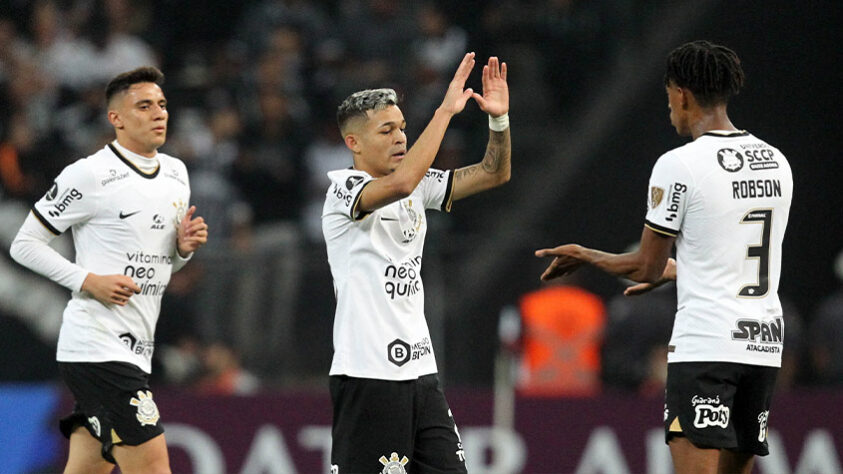 Pote 2 - Corinthians: 2° do grupo E da Libertadores (9 pontos na fase de grupos)
