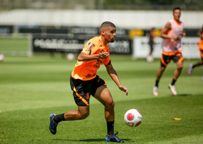 Daniel Marcos - o lateral-direito fechava muitos treinos do Corinthians, mas no dia 11 de abril foi emprestado para o Cianorte, do Paraná, para a disputa da Série D. 