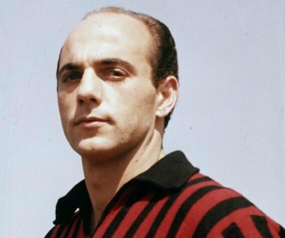 Dino Sani (volante): 1 título (1962/63, pelo Milan)