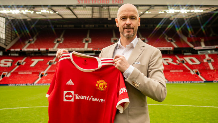 FECHADO - Erik Ten Hag foi apresentado no Manchester United. Após o término da temporada, o técnico já realizou sua primeira entrevista coletiva como comandante da equipe.