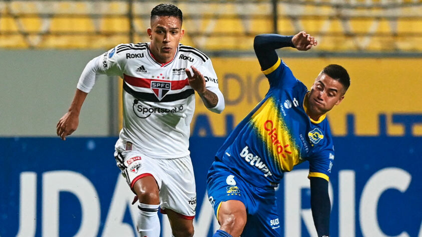 Com um time reserva e completamente sem entrosamento, o São Paulo fez um jogo muito abaixo do esperado e empatou sem gols com o Everton-CHI, fora de casa, nesta quarta-feira (5), pela quarta rodada da Copa Sul-Americana. Com o resultado, o time comandado por Rogério Ceni segue na liderança, mas perdeu os 100% de aproveitamento na competição e tem, agora, dez pontos em quatro jogos. Veja as notas (por Rafaela Cardoso)