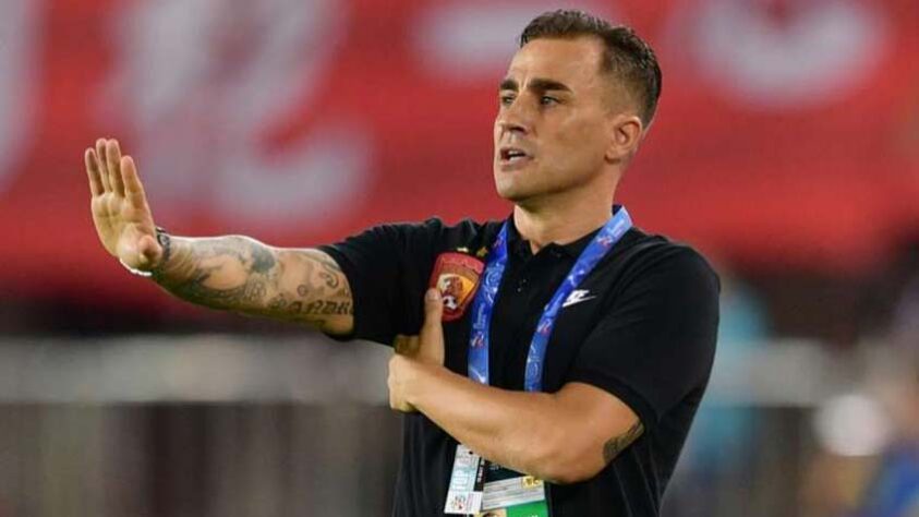 ESQUENTOU - De acordo com o Mundo Deportivo, o ex-jogador Fabio Cannavaro pode treinar o Espanyol na próxima temporada. O italiano não atua como treinador desde a saída do Guangzhou (CHN).