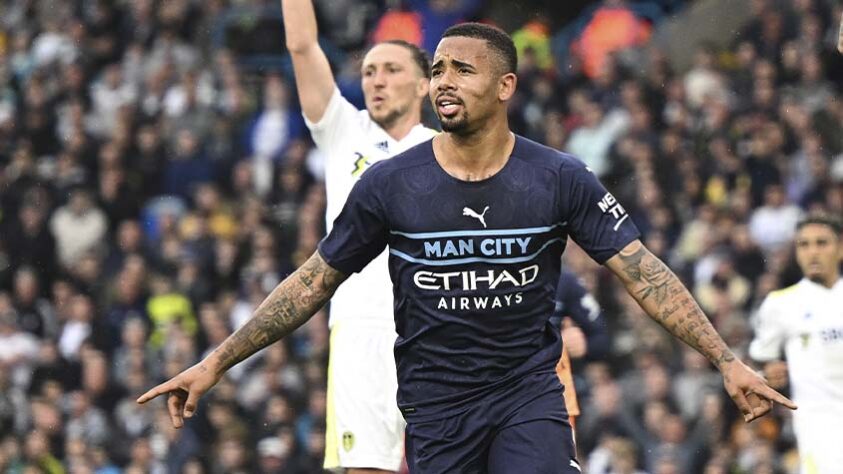 ESQUENTOU - Pep Guardiola não quer perder Gabriel Jesus para o Arsenal. A informação é da 'ESPN UK'. De acordo com a imprensa inglesa, Guardiola prefere manter Gabriel Jesus do que vendê-lo ao clube londrino. Segundo informações do 'Mirror', o Arsenal está disposto a oferecer 55 milhões de libras (aproximadamente R$338 milhões) pela contratação do brasileiro.