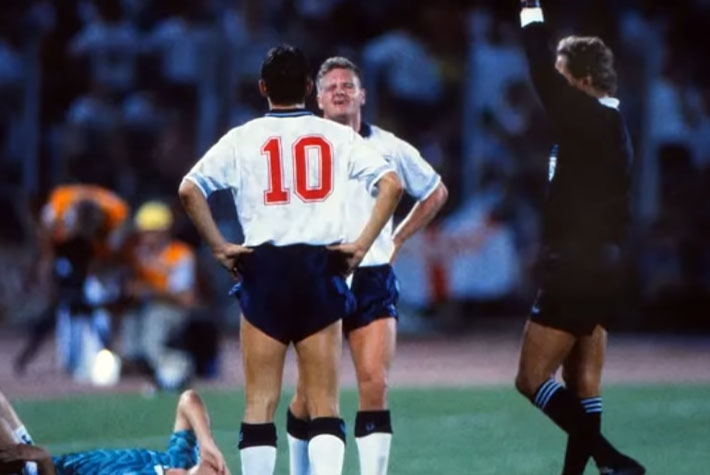 1990 - José Roberto Wright: 4 jogos apitados. O juiz trabalhou em Itália 1 x 0 Áustria (fase de grupos), Camarões 0 x 4 União Soviética (fase de grupos), Irlanda 0 x 0 Romênia (oitavas de final com vitória dos irlandeses nos pênaltis) e Alemanha Ocidental 1 x 1 Inglaterra (semifinal com vitória dos alemães nos pênaltis).