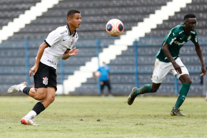 Kayke - o jogador foi recentemente lembrado pela comissão técnica do elenco profissional para complementar a atividade do time principal 