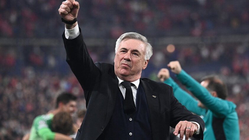 O técnico Carlo Ancelotti vibra com a conquista do título da Champions League.