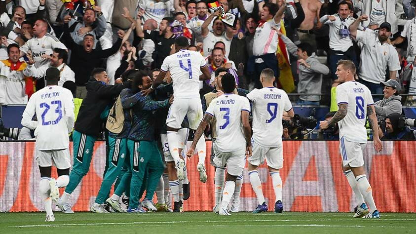 O Real Madrid levantou a taça da Champions League neste sábado (28) e garantiu vaga no Mundial.