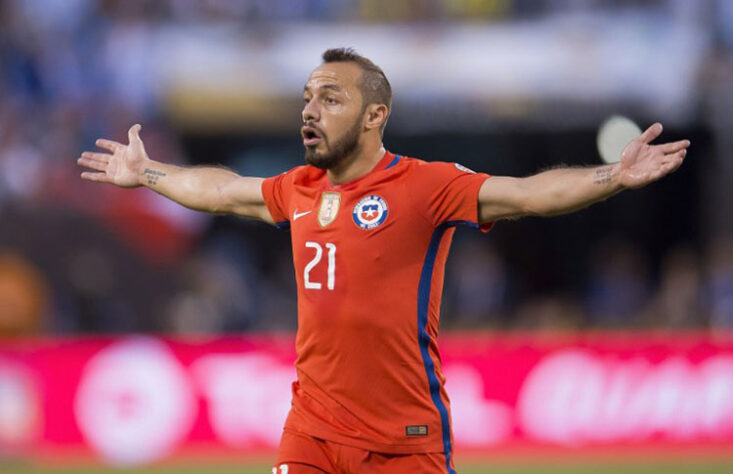 ESQUENTOU - Atualmente no Libertad, o experiente meio-campista chileno Marcelo Díaz fez questão de deixar muito claro que, havendo a possibilidade de se transferir para a Universidad de Chile, clube onde se formou e popularizou, ele não pensaria duas vezes.