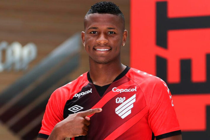 Orejuela (Athletico-PR) - Posição: Lateral direito - Emprestado pelo São Paulo até 31/12/2022