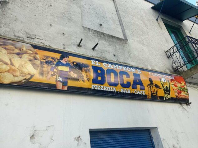 Pela identificação que criou com os torcedores do Boca Juniors, e por ser um personagem icônico da Argentina, há faixas do camisa 10 espalhadas pelo bairro de La Boca.