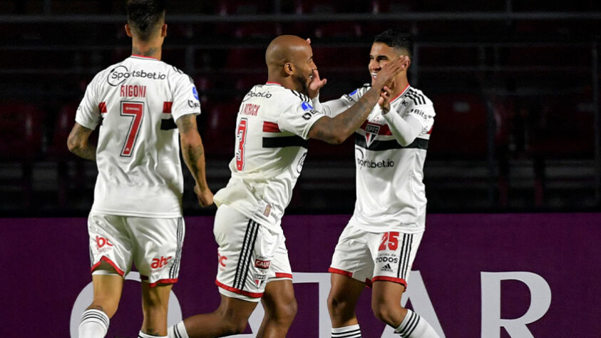 Pote 1 - São Paulo: líder do grupo G da Sul-Americana (16 pontos conquistados na fase de grupos)