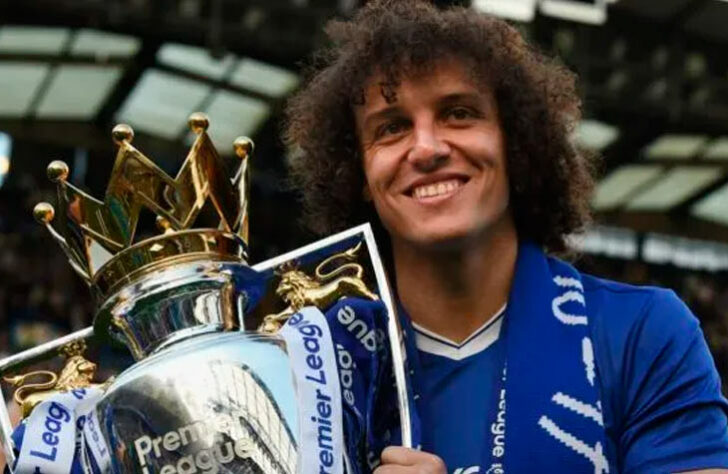 David Luiz (zagueiro): 1 título (2011/12, pelo Chelsea)