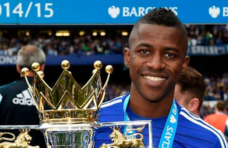 FIM DE CARREIRA - Aos 35 anos, Ramires anunciou nesta quarta-feira sua aposentadoria do futebol. O meia estava sem clube desde que deixou o Palmeiras, em 2020, e oficializou sua despedida dos gramados por meio de suas redes sociais. O ex-jogador agradeceu aos familiares, a todos os clubes que passou e à Seleção Brasileira.