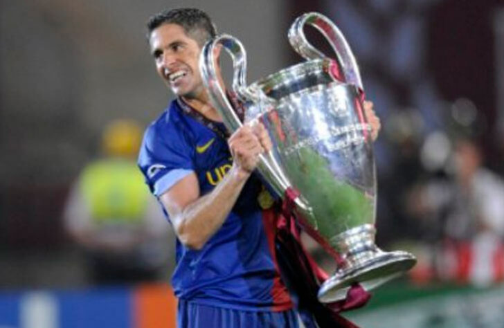 Sylvinho (lateral-esquerdo): 2 títulos (2005/06 e 2008/09, pelo Barcelona)