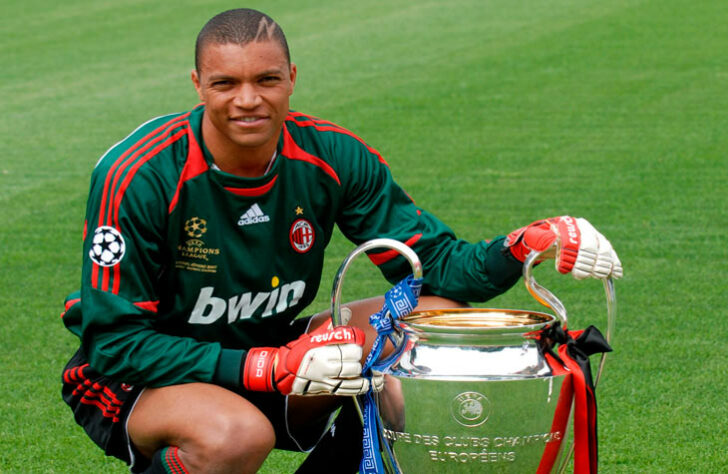 Dida (goleiro): 2 títulos (2002/03 e 2006/07, pelo Milan)