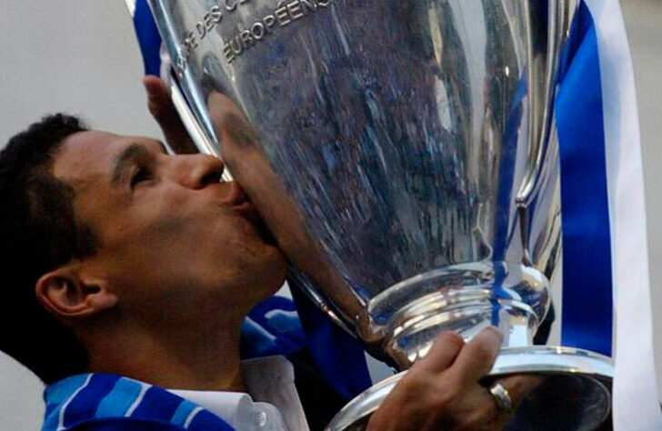 Derlei (atacante): 1 título (2003/04, pelo Porto)