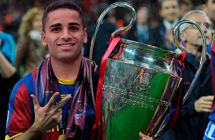 Douglas (lateral-direito): 1 título (2014/15, pelo Barcelona)