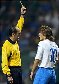 2002 - Carlos Eugênio Simon: 2 jogos apitados. O árbitro atuou em Inglaterra 1 x 1 Suécia (fase de grupos) e México 1 x 1 Itália (fase de grupos).