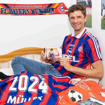 FECHADO - O Bayern de Munique anunciou nesta terça-feira a renovação do contrato de Thomas Müller. O novo vínculo com o atacante de 32 anos vai até 2024. O jogador está no clube desde seus 10 anos de idade e nunca vestiu a camisa de outra equipe.