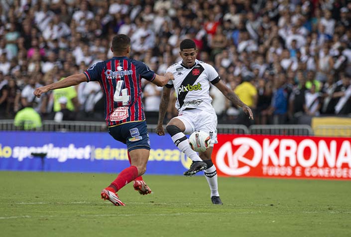  Bahia: Sobe - Teve mais a posse de bola e chegou a dominar o jogo em determinados momentos. Desce - Não conseguiu levar perigo no 1° tempo, quando teve mais a bola. Faltou ser mais perigoso no ataque, onde encontrou dificuldades com os defensores rivais. 