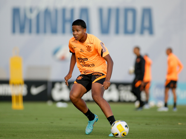 Wesley - atacante destaque do sub-17 corintiano no ano passado, assinou como profisisonal recentemente e é recorrentemente lembrado por Vítor Pereira. Já foi relacionado duas vezes e em ambras entrou no decorrer da partida. 