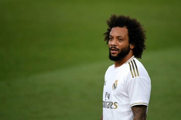 ESFRIOU - Marcelo, após conquistar a Champions League, deu declarações afirmando que não vai prorrogar seu contrato com o Real Madrid. Ainda em entrevistas pós conquista da orelhuda, o jogador afirmou que não deve retornar ainda para o futebol brasileiro.