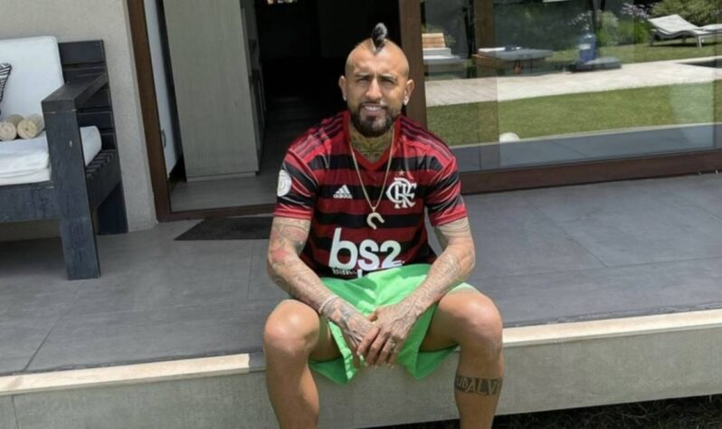 Inter de Milão: Arturo Vidal (ida oficialmente para o Flamengo) [foto], Alexis Sánchez, Felipe Caicedo, Ionut Radu, Aleksandr Kolarov (aposentado), Andrea Rannochia e Matías Vecino (devem sair de acordo com o site ‘CalcioMercato’).