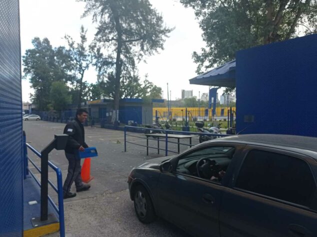 O estádio de La Bombonera é situado no bairro de La Boca, em Buenos Aires.