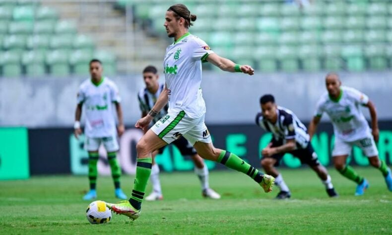 Iago Maidana (zagueiro - América Mineiro): 4 gols em 4 cobranças 