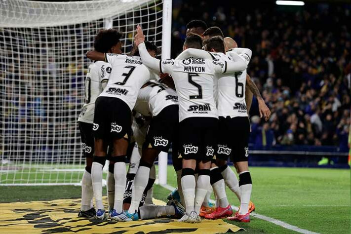 Na terça-feira (17), pela quinta rodada da fase de grupos da Libertadores, o Corinthians foi até La Bombonera e empatou por 1 a 1 com o Boca Juniors. Du Queiroz marcou para os brasileiros, e Cantillo foi expulso. Veja as notas dos jogadores do Timão e os pontos positivos e negativos do clube xeneize na partida. (feito por Rafael Marson)