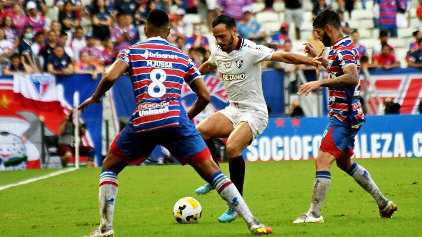 FORTALEZA - SOBE: Pressionou o Fluminense e controlou o jogo na maioria do tempo, sem ser incomodado. / DESCE: O erro defensivo no gol do Fluminense somado a falta de efetividade no terço final foram determinantes para a derrota. 