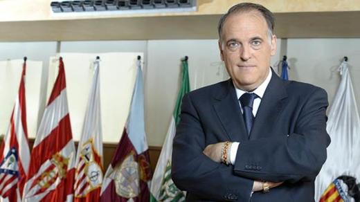 Javier Tebas, presidente da La Liga, usou as redes sociais para atacar o Paris Saint-Germain após as informações sobre a renovação de contrato de Kylian Mbappé com o clube francês. O mandatário também citou Nasser Al-Khelaifi como um agente perigoso no futebol.