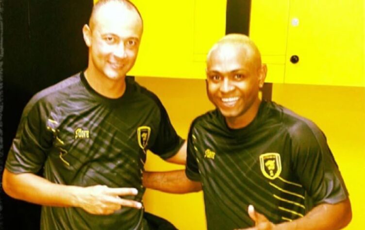 Contratado em 2014 pelo Al-Ittihad, da Arábia Saudita, Jobson chegou ao país badalado e fez boas partidas pela equipe no início de 2014, marcando cinco gols em 13 partidas. No entanto, tudo degringolou em pouco tempo. O atacante se recusou a realizar um exame antidoping e foi suspenso pela Federação Árabe, não podendo atuar no país por quatro anos. Na época, o jogador desmentiu a informação e disse que o clube é que não pagava os salários, por isso decidiu sair.