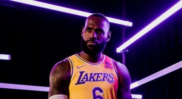 2º lugar - LeBron James (Los Angeles Lakers, NBA): 121,2 milhões de dólares (R$ 608,8 milhões)