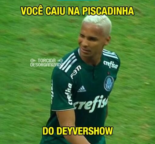 Em 2018, Deyverson marcou o gol da vitória do Palmeiras diante do Corinthians e deu uma piscadinha para o banco de reservas adversário ao ser substituído.