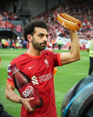 Vinicius Júnior, Salah, Courtois e muito mais: jogadores protagonizam memes do título do Real Madrid sobre o Liverpool.