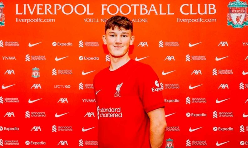 FECHADO - Calin Ramsay foi anunciado como o mais novo atleta do Liverpool. O jovem jogador escocês foi comprado pelo valor total de 6,5 milhões de libras.