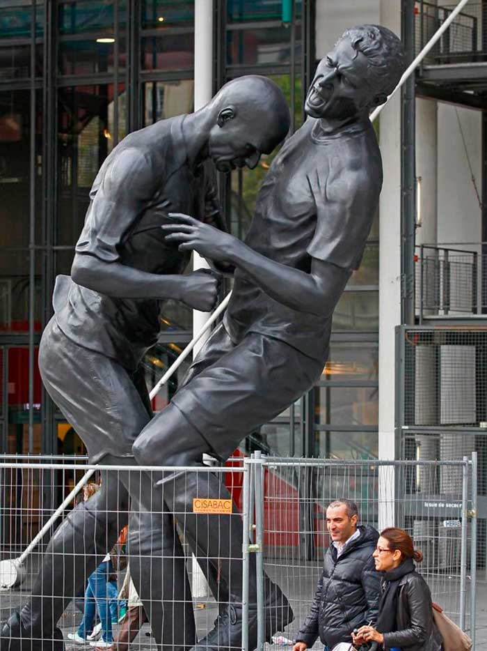 Estátua de Zidane e Materazzi