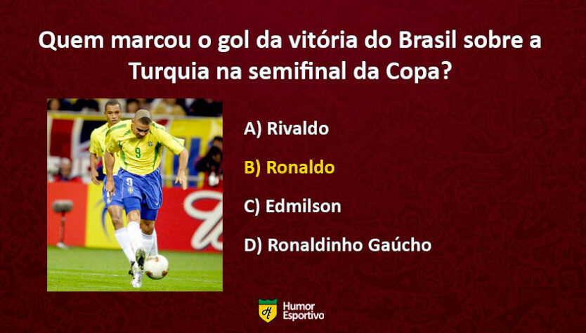 Em partida bastante complicada, Ronaldo fez o gol da vitória sobre a Turquia com o biquinho da chuteira.