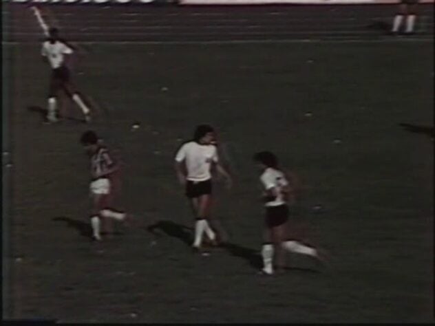 1978 – O Santos foi campeão Paulista de 1978, na primeira geração dos Meninos da Vila e primeira temporada sem o Rei Pelé. Mas antes o Corinthians havia vencido o Peixe na final do primeiro turno, com Palhinha marcando o gol da vitória por 1 a 0, no estádio do Morumbi, aos 40 minutos do  segundo tempo. 