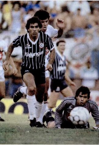 1987 – Com quatro gols de Edimar, o Corinthians goleou o Santos por 5 a 1 no primeiro jogo da semifinal do Paulistão de 1987. A volta teve empate em 0 a 0. Mas o Timão ficou com o vice-campeonato, pois perdeu a decisão para o São Paulo