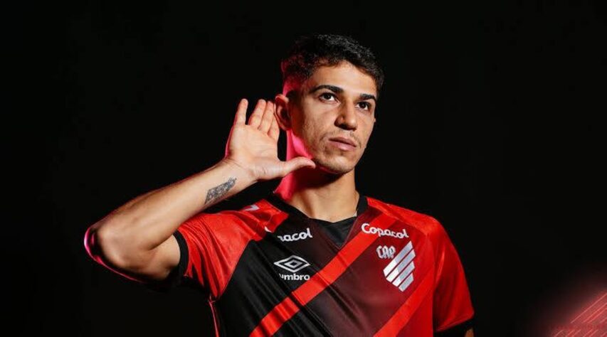 Vitor Bueno chegou de graça ao Athletico nesta temporada, após saída do São Paulo. O meia tem tido pouquíssimas oportunidades, com poucos minutos em campo no Brasileirão, Copa do Brasil e Libertadores. 