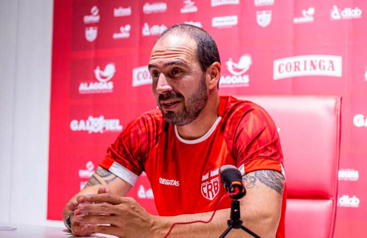 Alan All (CRB) - Foi sucedido pelo técnico Marcelo Cabo.