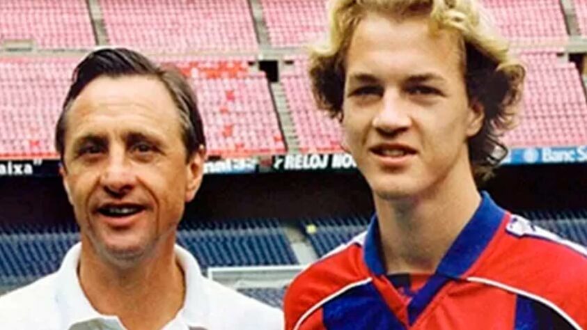 Johan Cruijff e Jordi Cruijff - Barcelona - Um dos grandes jogadores da história do futebol, Johan Cruijff jogou na década de 1970 pelo Barcelona. O filho do craque, Jordi Cruijff também atou pelo time espanhol, na década de 1990.