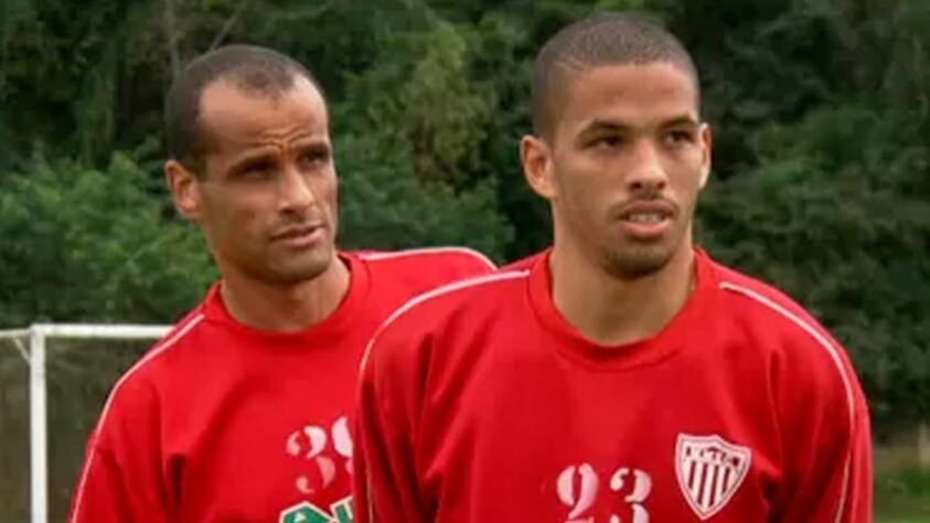 Rivaldo e Rivaldinho - Mogi Mirim - Pentacampeão do mundo com o Brasil, Rivaldo encerrou a carreira em 2015, jogando pelo Mogi Mirim, ao lado do filho, Rivaldinho.