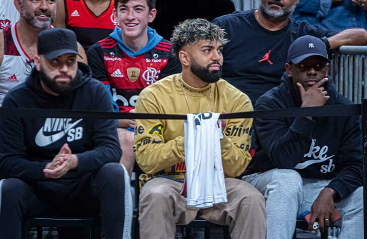 Gabigol também é um dos que mais curte basquete no elenco do Flamengo e já foi a outros jogos do Rubro-Negro.