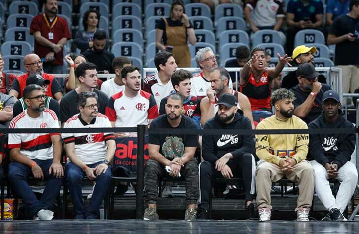 Gabriel Barbosa esteve no Maracanãzinho acompanhado dos amigos.