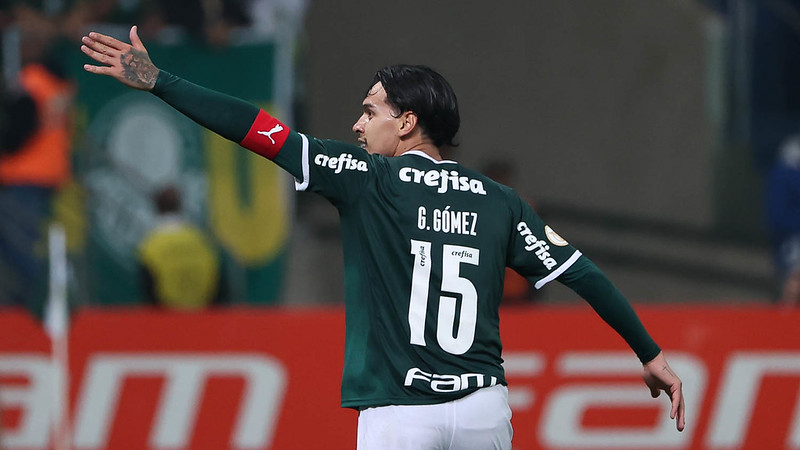 Na noite desta quinta-feira (16), o Palmeiras venceu o Atlético Goianiense por 4 a 2, no Allianz Parque, em São Paulo, em duelo válido pela 12ª do Brasileirão. Gustavo Gómez, o zagueiro-artilheiro, com dois gols, foi o grande destaque do jogo. Confira todas as atuações. (por Julia Mazarin)