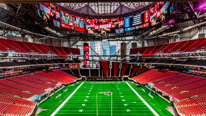 Atlanta - Mercedes-Benz Stadium - Utilizado por Atlanta United, da MLS e Atlanta Falcons, da NFL, o estádio tem capacidade para mais de 72 mil pessoas e foi inaugurado há cinco anos.
